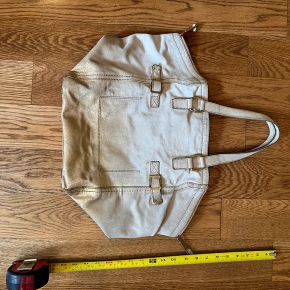 Yves Saint Laurent Downtown Gold ombré Tote Bag - Picture 6 of 16